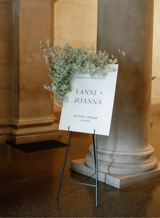 Acrylic vs Linen Wedding Signs: Which Is Right for You?