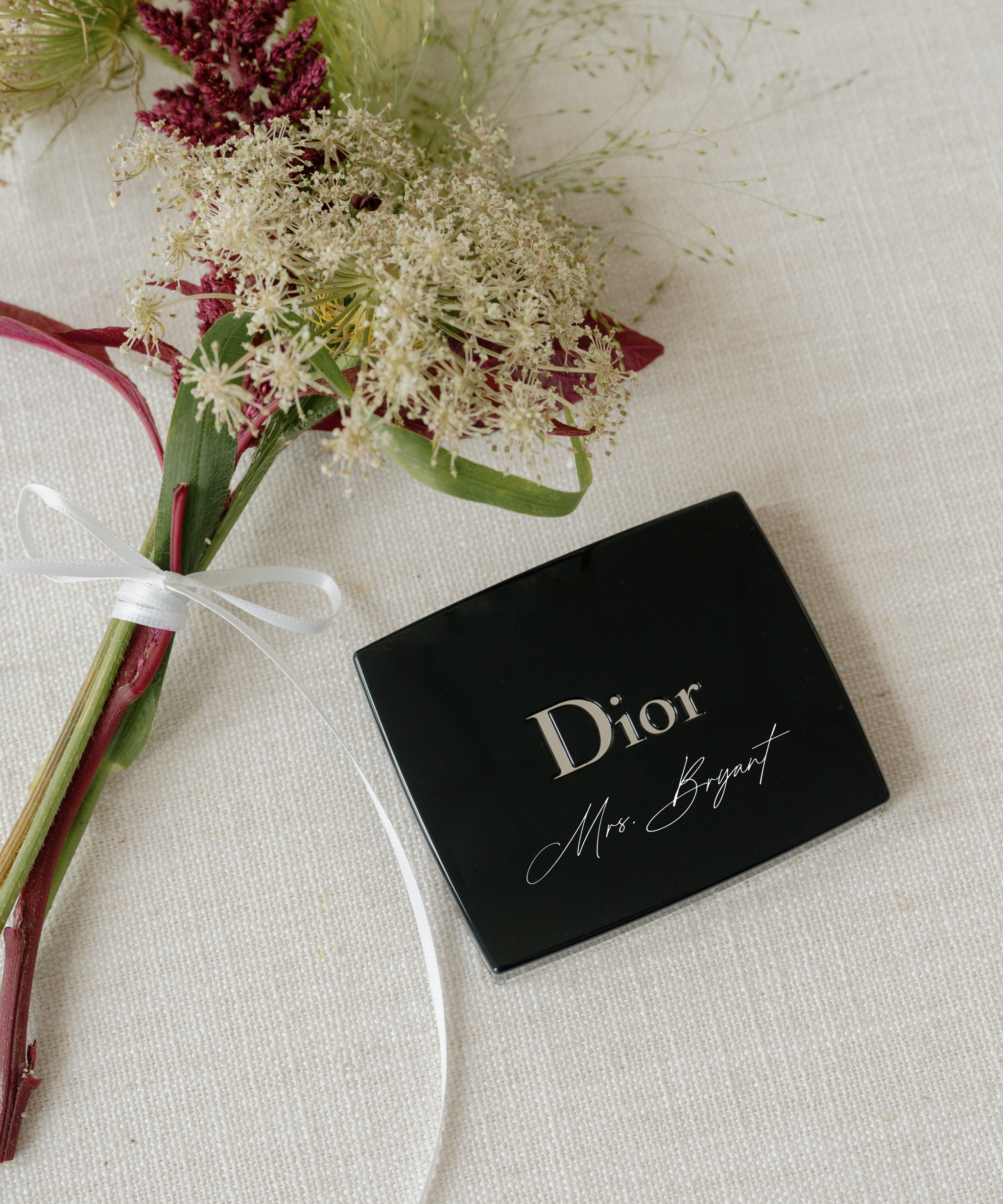 Blush Compact Lettering In Quinn